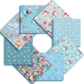 CraftsFabrics Lot de 8 carrés prédécoupés à imprimé floral turquoise 100 % coton sergé pour matelassage, loisirs créatifs et projets de bricolage